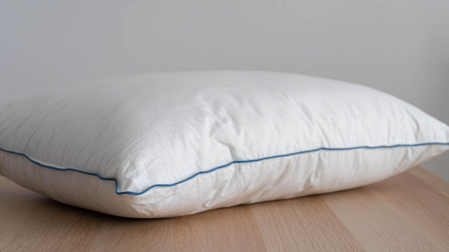 Oreiller en duvet synthétique 50x70cm | Bed Sleep Store Maroc Hover Image